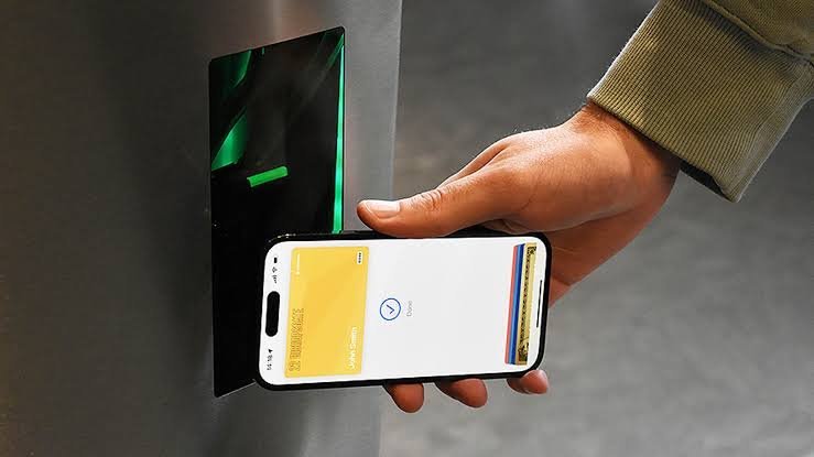 فتح الأبواب باستخدام الهوية الرقمية وتقنية NFC